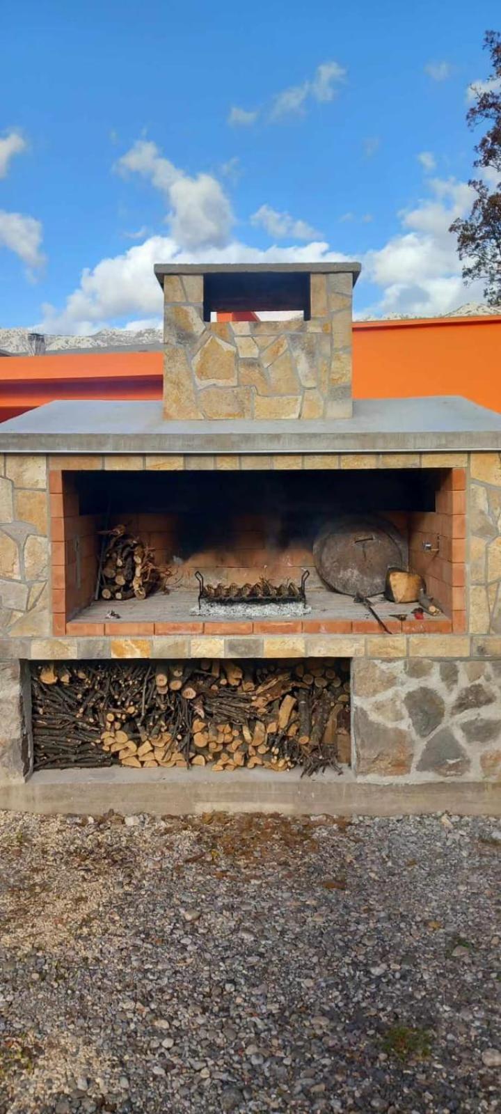 Apartman Bojana Apartamento Starigrad Paklenica Exterior foto