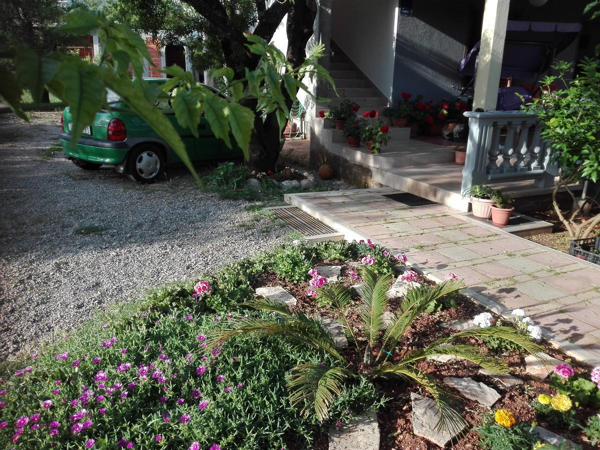 Apartman Bojana Apartamento Starigrad Paklenica Exterior foto