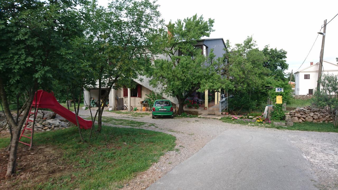 Apartman Bojana Apartamento Starigrad Paklenica Exterior foto