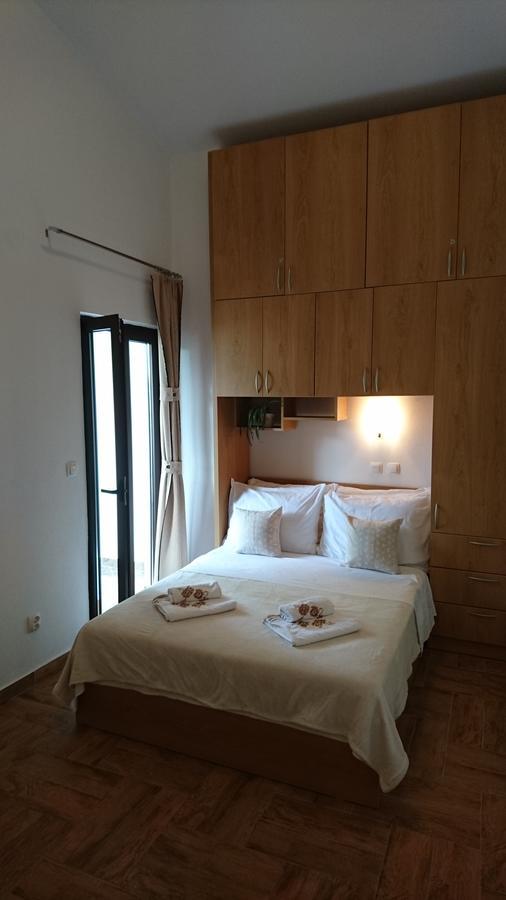 Apartman Bojana Apartamento Starigrad Paklenica Exterior foto