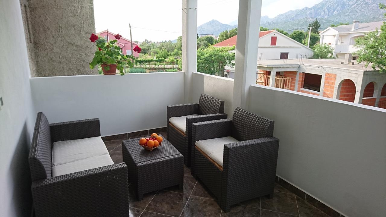 Apartman Bojana Apartamento Starigrad Paklenica Exterior foto