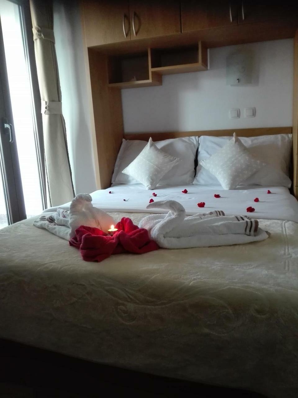 Apartman Bojana Apartamento Starigrad Paklenica Exterior foto